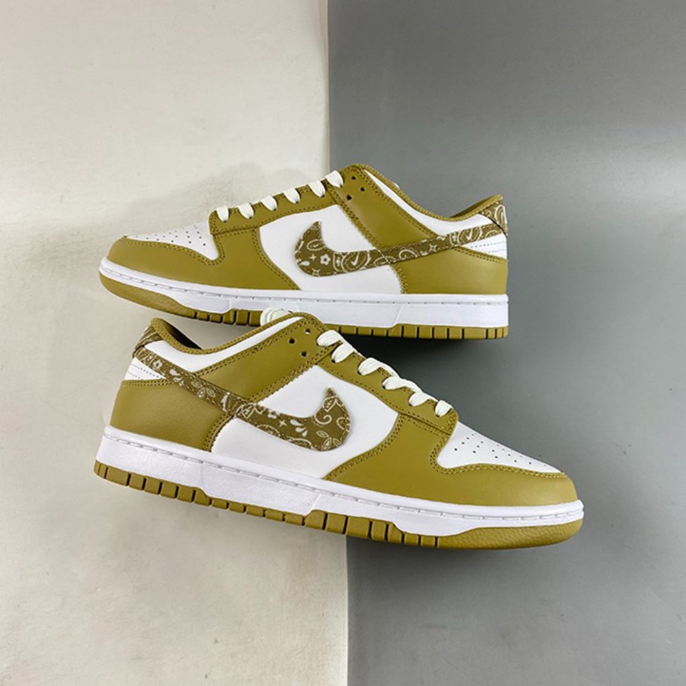 Nike Dunk Low Essential Paisley Pack Barley Sneakers